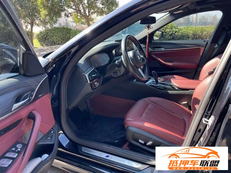  21年寶馬5系轎車 