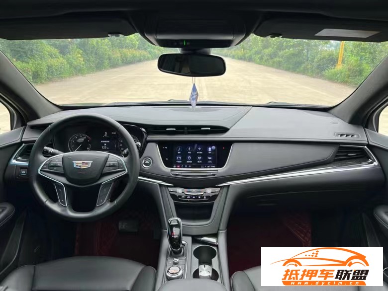  22年凱迪拉克XT5轎車 