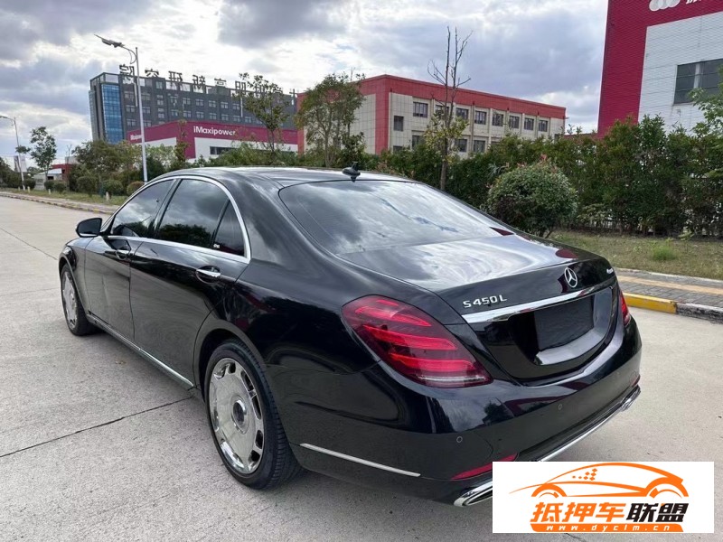  19年奔馳S轎車 